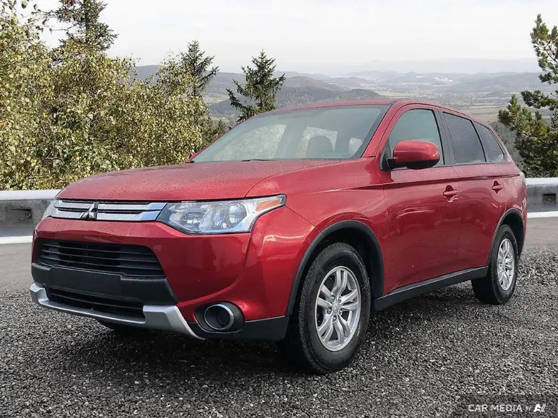 photo of 2015 Mitsubishi Outlander 4WD 4dr ES 1