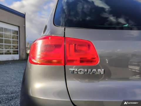 photo of 2015 VOLKSWAGEN Tiguan 4MOTION 4dr Auto Comfortline 9