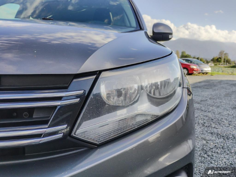 photo of  2015 VOLKSWAGEN Tiguan 4MOTION 4dr Auto Comfortline 7