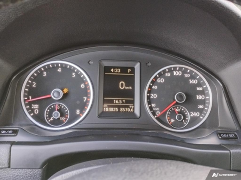 photo of 2015 VOLKSWAGEN Tiguan 4MOTION 4dr Auto Comfortline 12