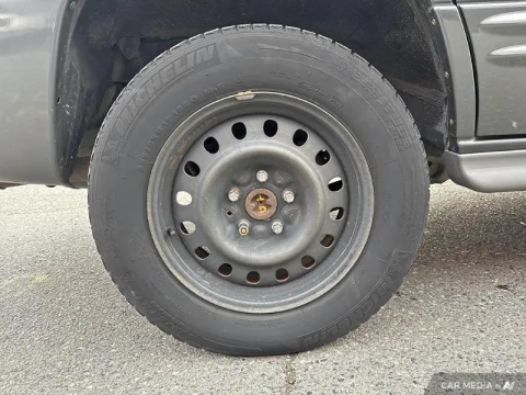 photo of  2002 JEEP Grand Cherokee 4dr Overland 4WD 6