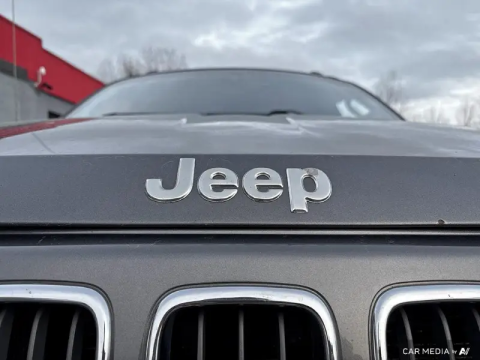 photo of 2002 JEEP Grand Cherokee 4dr Overland 4WD 9