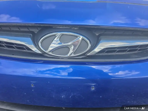 photo of 2012 Hyundai Accent 5dr HB Man GL 9