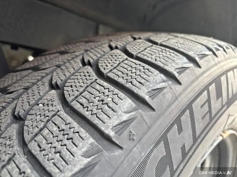 photo of  2002 JEEP Grand Cherokee 4dr Overland 4WD 7