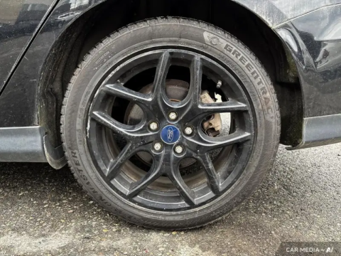 photo of  2016 Ford Focus 4dr Sdn SE 6
