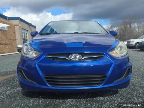 photo of 2012 Hyundai Accent 5dr HB Man GL 2