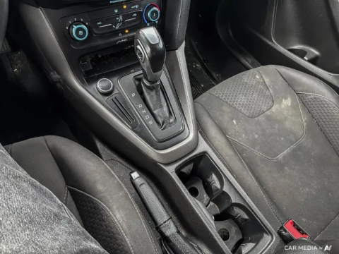 photo of 2016 Ford Focus 4dr Sdn SE 16