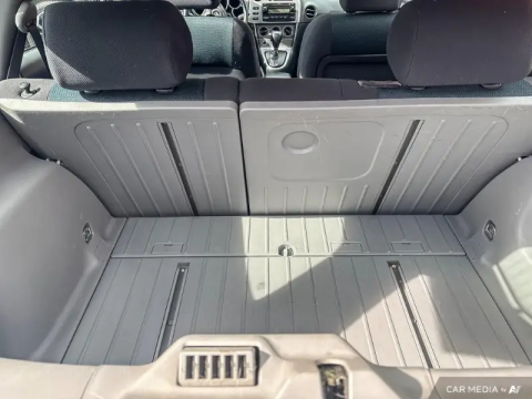 photo of 2005 TOYOTA Matrix 5dr Wgn Auto 10