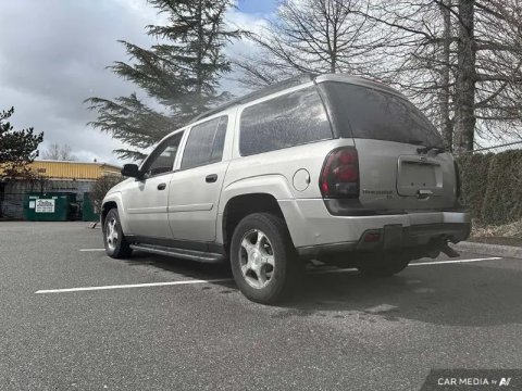 photo of 2006 CHEVROLET TrailBlazer EXT 4dr 4WD LS 2