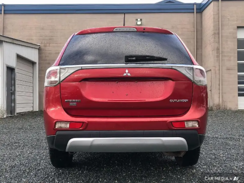 photo of  2015 Mitsubishi Outlander 4WD 4dr ES 5