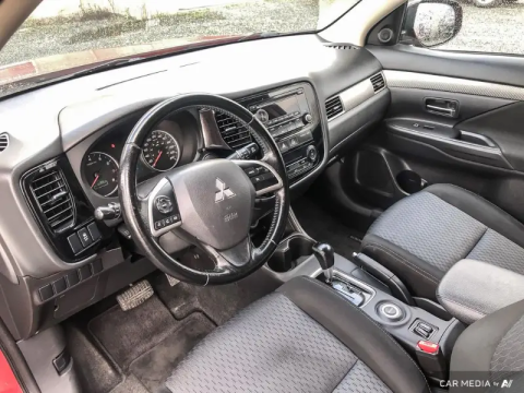 photo of 2015 Mitsubishi Outlander 4WD 4dr ES 12